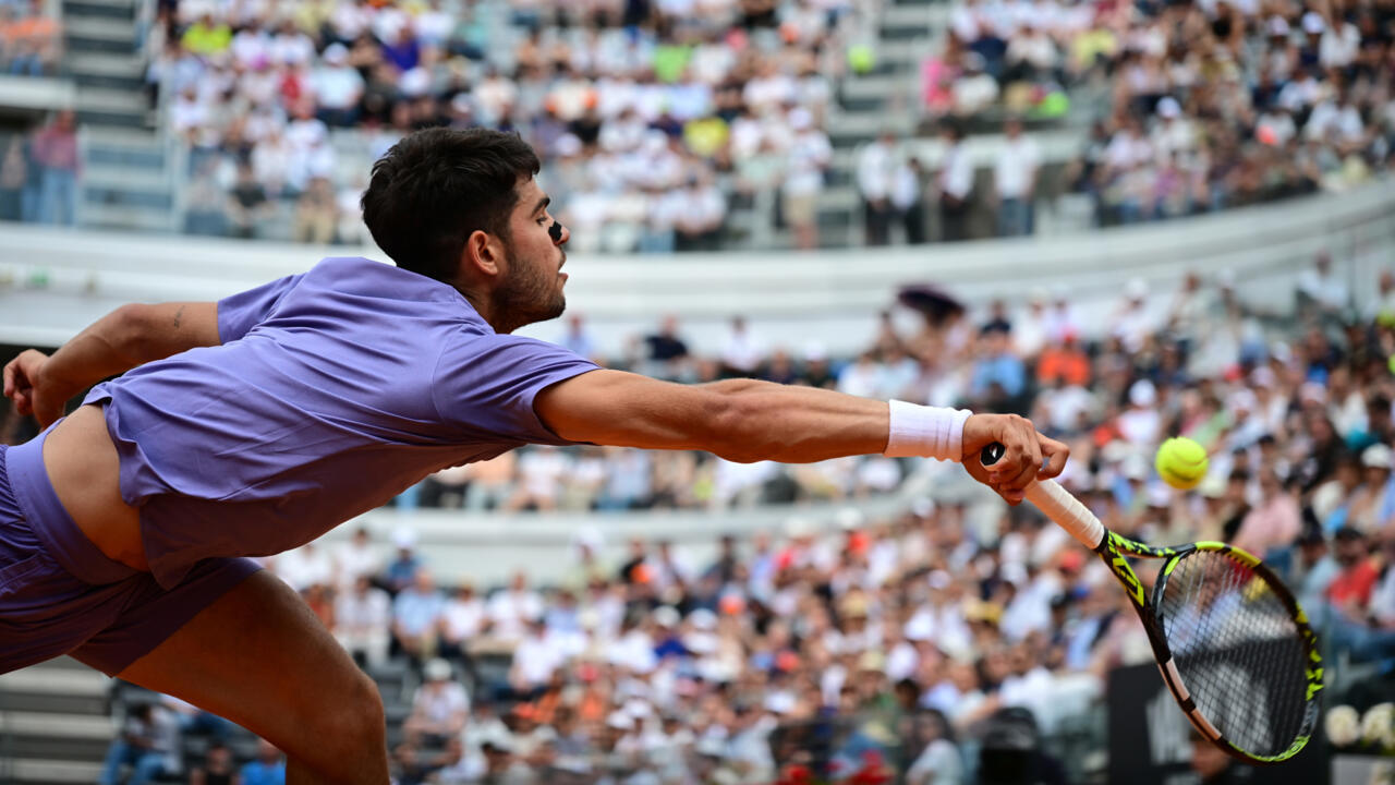 Alcaraz Fights To Italian Open Quarterfinals