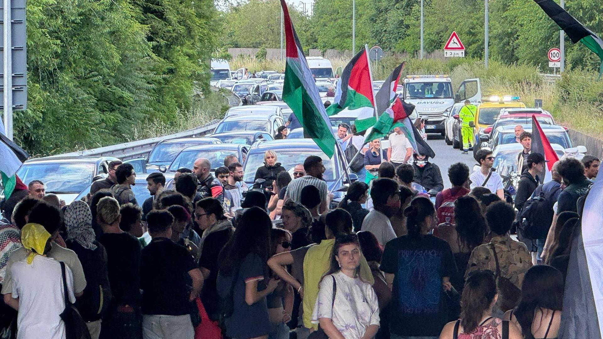 Blocco ProPal A Caselle: Aeroporto Inaccessibile, Caos Autostradale